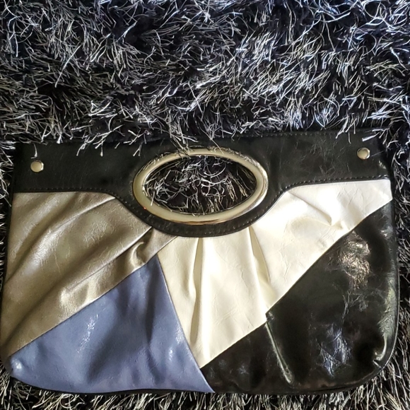 New York & Company Handbags - NEW YORK & COMPANY CLUTCH💙🖤🤍